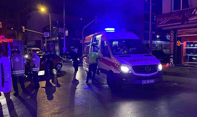 Ümraniye'de iki otomobil çarpıştı: 2 yaralı